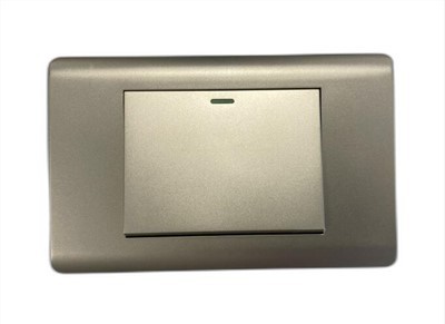 Interruttore per prese domestiche